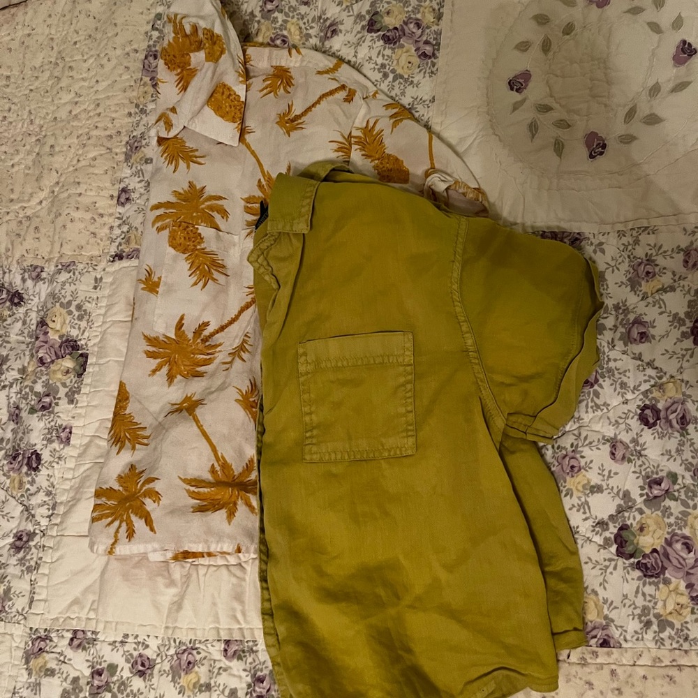 ✨BUNDLE✨ billabong and wild fable hawaiian button ups!